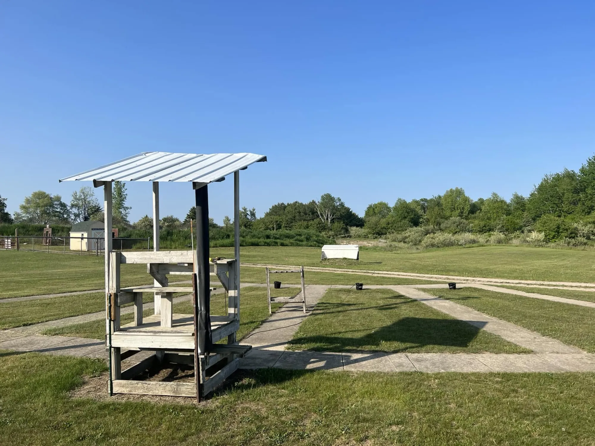 Trap shooting house